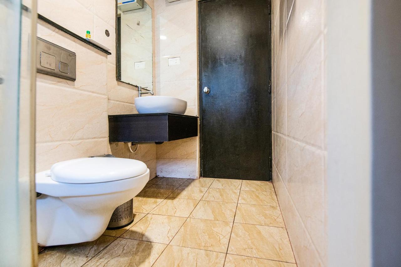 Fabhotel Apple Residency 3*