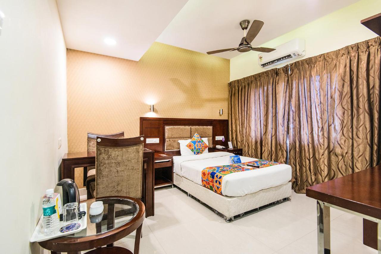 Fabhotel Apple Residency 3*